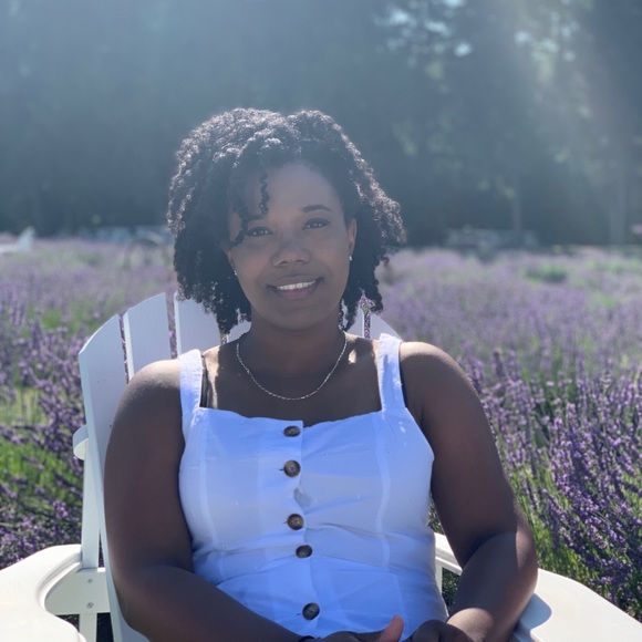 Meet your Posher, Paola - Picture 1 of 1